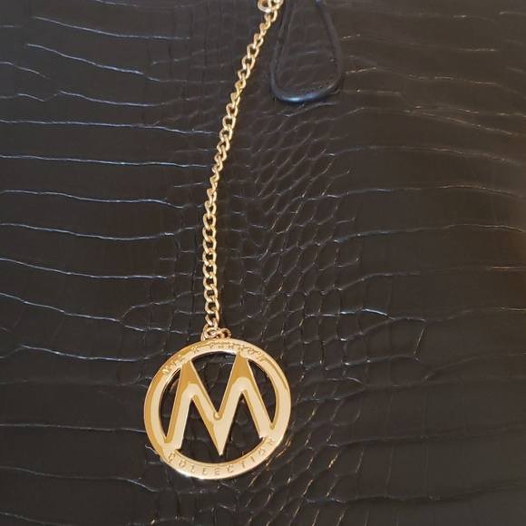 **SOLD**NWOT Mia K. Farrow Purse - Picture 2 of 4